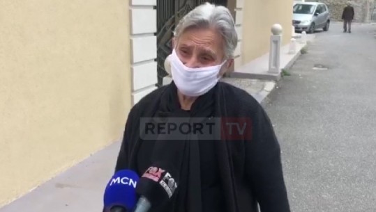 ‘U tmerruam’, flasin fqinjët e çiftit Buzo në Elbasan: Luljeta kishte ikur nga shtëpia, vite më parë kishin humbur një djalë në aksident (VIDEO)