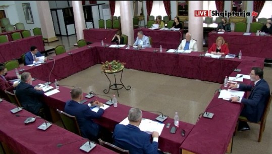 Shkarkimi i Metës, Komisioni miraton planin e hetimit! Braho: Si e vlerësoni gjendjen psiqike të presidentit, se populli e quan ‘të çmendur’