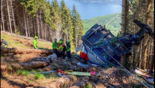 Shkëputet dhe përplaset në tokë teleferiku në Itali, 14 persona humbin jetën, mes tyre dy fëmijë, 2 dhe 9 vjeç, një tjetër në gjendje të rëndë