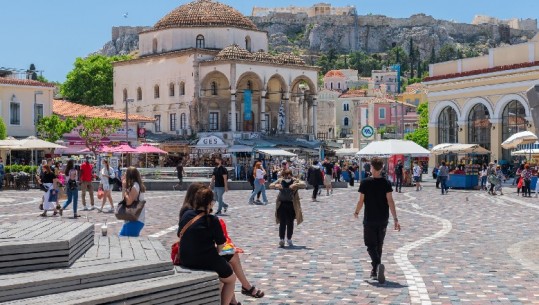 Hap vendimtar për turizmin në Evropë, shtatë vende fillojnë përdorimin e certifikatave të COVID-19