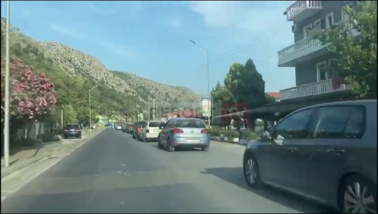 Pushuesit kthehen nga plazhi i Shëngjinit, trafik i rënduar Lezhë-Milot