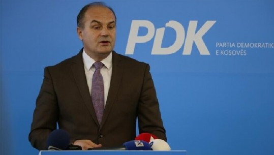 Pak ditë përpara zgjedhjeve në PDK, Enver Hoxhaj jep dorëheqjen nga drejtimi i partisë