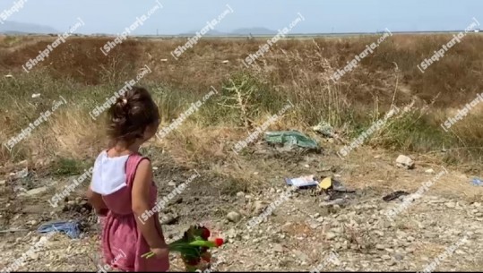 Momenti emocionues, 3-vjeçarja vendos lule në vendin ku humbën jetën 4 anëtarët e familjes Gushi dhe bën apel: Ecni me avash!