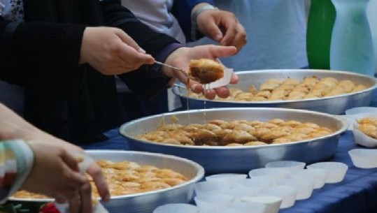 Qytetarë përfunduan në urgjencë, mjekja nga Kosova: Kanë ngrenë shumë bakllava për festën e Bajramit 