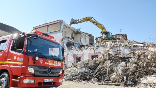 Shembet godina e vjetër e UKT-së, në vend të saj nis ndërtimi i një shkolle të re në Tiranë, Veliaj: Është kantieri i 20-të, super lajm për zonën e Medresesë