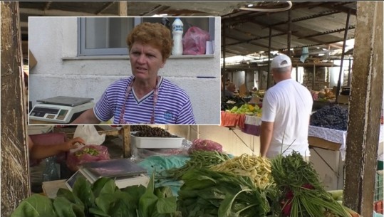 Rikthehet tregu i frutave -perimeve në Sheshin e Flamurit, tregtarët: Të vihet pastërti, duhet patjetër një çezmë uji dhe një banjo