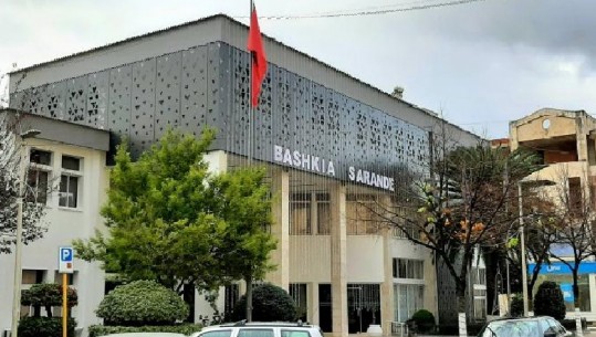 Bashkia Sarandë kufizon orarin e furnizimit të dyqaneve gjatë verës, bizneset kërcënojnë: Po na dëmtoni punën, nëse s’tërhiqeni bllokojmë rrugët