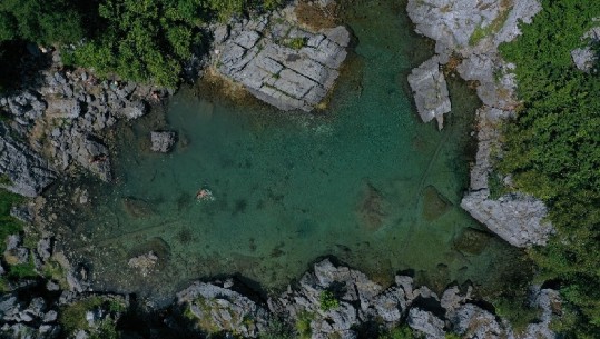 Një copëz parajsë nga mrekullitë natyrore shqiptare, Liqeni Xhemës në Luginën e Valbonës (FOTO&VIDEO)