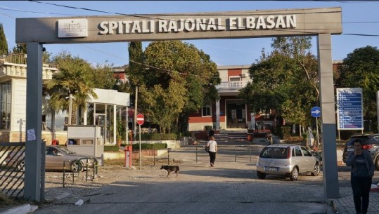 Elbasan/ Po riparonte çatinë e shtëpisë, bie 60-vjeçari, ndërron jetë rrugës për në spital