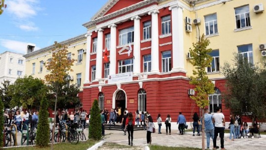 Shtyhet me një javë fillimi i Universitetit, Ministria e Arsimit: Nga 11-17 tetor do të fokusohemi te vaksinimi i studentëve