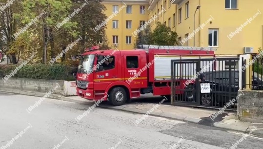 Merr flakë kabina elektrike te spitali Shefqet Ndroqi, zjarri nuk prek godinën, situata nën kontroll