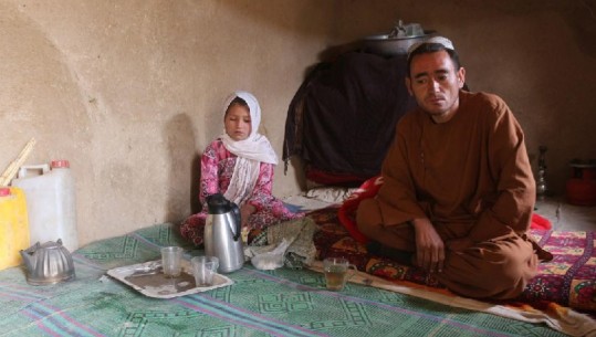 Tmerri në Afganistan/ Afganët shesin vajza të mitura për të përballuar jetesën: Duhet të shes për të mbajtur gjallë anëtarët e tjerë të familjes