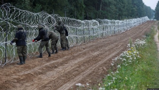 Polonia rrit sigurinë në kufi me Bjellorusinë