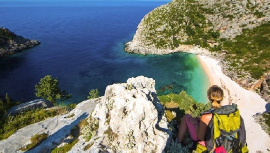 Pandemia rriti pushimet e shqiptarëve brenda vendit, uli në mënyrë drastike ato jashtë Shqipërisë! Durrësi e Vlora destinacionet e preferuara