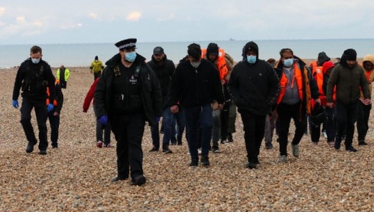 Mediat britanike shkruajnë sërish: Mbretëria e Bashkuar, negociata me Shqipërinë për të ngritur një kamp azilantësh! Rama dhe Ministria e jashtme: Nuk do të ndodhë kurrë