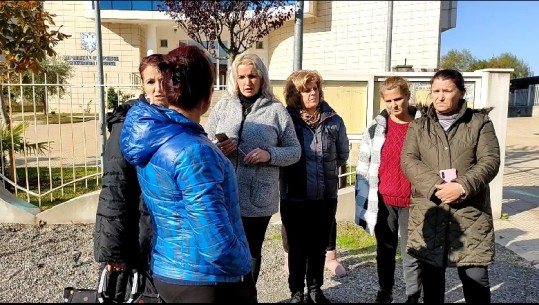 3 muaj pa marrë pagat, punonjësit e një fasoneri në Shkodër ngrihen në protestë: Pronari ka mbyllur fabrikën dhe s'na ka dhënë asnjë përgjigje