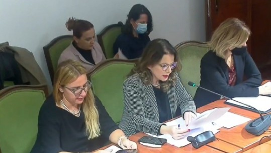 Doza e tretë e vaksinës anti-COVID, zv.ministrja Tomini: Deri më tani e kanë marrë mbi 85 mijë qytetarë