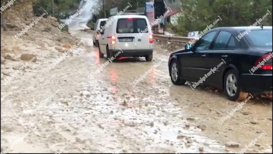 Rrëshqitje dherash e inertesh nga Bypass, shembet rruga nacionale Vlorë-Orikum, dëme dhe në biznese! Hapet qarkullimi për automjetet, por vetëm me një sens