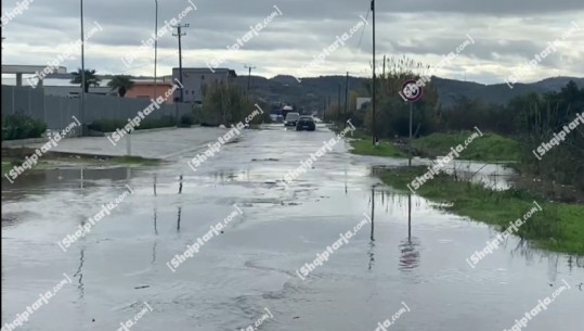 Bllokohet rruga e vjetër Vlorë-Fier, lumi del nga shtrati