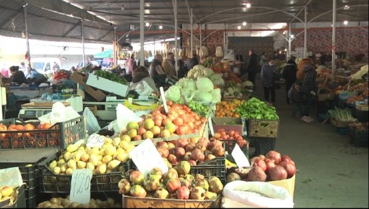 'Çmenden' çmimet, 1 kg lulelakër 7 herë më shtrenjtë! Perimet nga Divjaka shtrenjtohen me 50 lekë! Pensionistët: Shih me sy e plas me zemër, tmerr