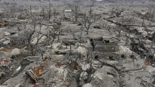 Sulmi në Kapitol, rënia e Kabulit e kriza e refugjatëve, ngjarjet botërore që shënuan vitin 2021 përmes fotove