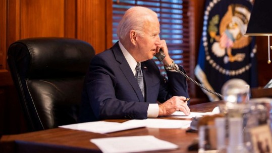 Biden telefonon presidentin e Ukrainës: Na keni në krah! Mbështetje ushtarake nëse ju sulmon Rusia