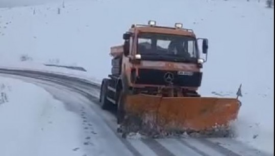 Pritet rënie temperaturash nën 0 gradë, ARRSH: Po hidhet kripë për të shmangur ngricat, drejtuesit e mjeteve të bëjnë kujdes