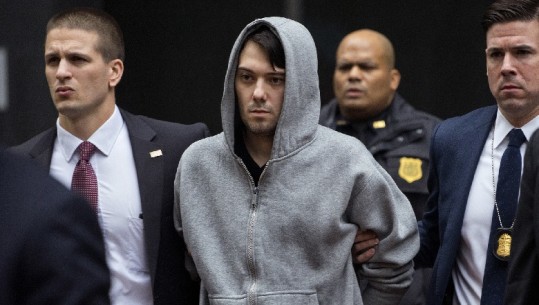 Shqiptari më i urryer në SHBA Martin Shkreli dëbohet përfundimisht nga industria e ilaçeve! Gjobitet me 64.6 milionë dollarë, teksa ndodhet në burg