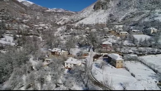 Temperatura deri në -16 gradë, ngricat 'mbërthejnë' Dibrën! Zona të thella të Lurës, Selishtës, Reçit, Luznisë, Sllovës e Kalasë së Dodës të izoluara nga dëbora! Një pjesë prej tyre pa energji elektrike