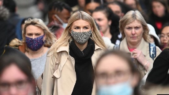 Pandemia drejt një faze të re/ Çfarë po ndodh pas dy vitesh ‘luftë’ me COVID! Ekspertët paralajmërojnë për variante të reja