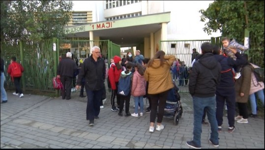 Rinis mësimi në shkolla pas ndërprerjes nga i ftohti! Ngrohja mbetet problem i pazgjidhur në shumë shkolla! Nxënësit: Pushimet i shfrytëzuam për udhëtime dhe argëtim