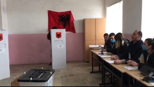 Mbyllet votimi në Dibër! Probleme me energjinë në 18 qendra votimi për disa orë, më pas procesi vijoi normalisht