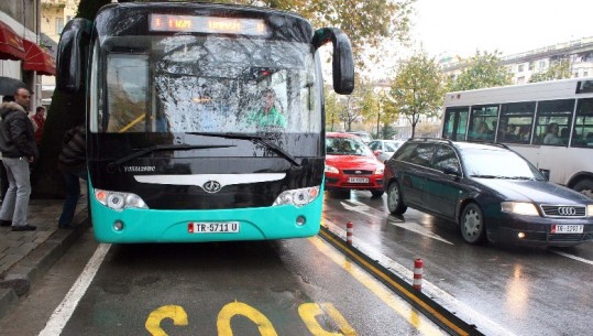 Ministrja e Infrastrukturës me Shoqatën e Transportit: Bileta s'rritet! Do kompensojmë me 100 lekë çdo litër naftë