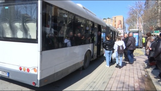 Reduktohen urbanët në Tiranë, qytetarët me orë në stacione, fatorino: Fluks si kurrë më parë, s’i menaxhojmë dot