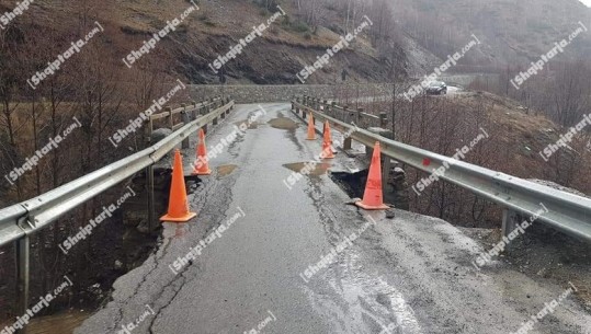 Reshjet e dendura të shiut, shembet gjatë natës ura e Shtrezës në Kukës! Izolohen 7 fshatra