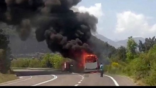  Po udhëtonin 30 nxënës, përfshihet nga flakët autobusi në Greqi (VIDEO)