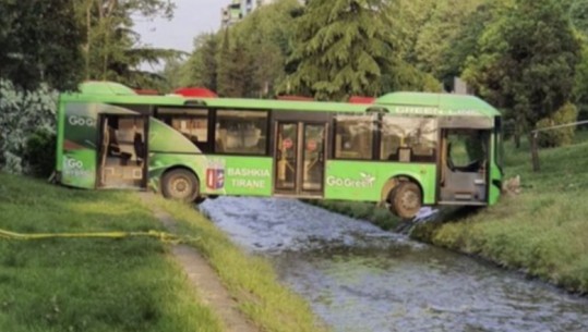 Autobusi në Lanë, prokuroria nis hetimet për kundërvajtje penale! Pritet akti i ekspertimit, mund të zgjasë 30 ditë! Drejtuesi i autobusit insiston për keqfunksionim të mjetit