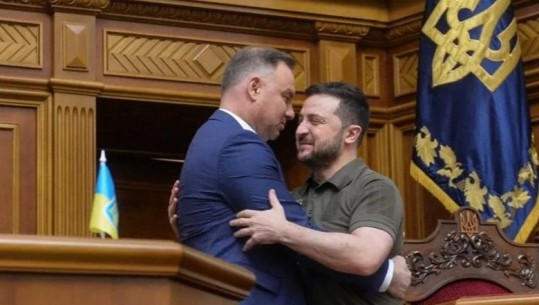 Lufta/Franca: Do duhen 15-20 vjet që Ukraina të anëtarësohet në BE! Zelensky: Rusët po vjedhin grurin tonë, na ndihmoni të zhbllokojmë portet! Kryenegociatori rus: Moska gati për të vazhduar negociatat