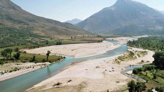 Mero Baze: Gjithë gjërat e turbullta rreth Vjosës si Park Kombëtar 