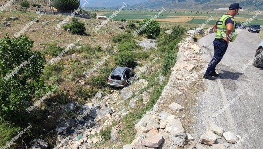 Aksident në Qafën e Muzinës, 51-vjeçari humb kontrollin e mjetit dhe bie në kanal! 3 të plagosur (FOTO)