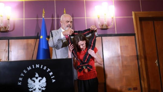 Edi Rama: Nuk na ndodh shpesh që të lëmë prapa Gjermaninë! Luiza Gega nuk është thjesht vrapuese e shpejtë, por një parakumtuese