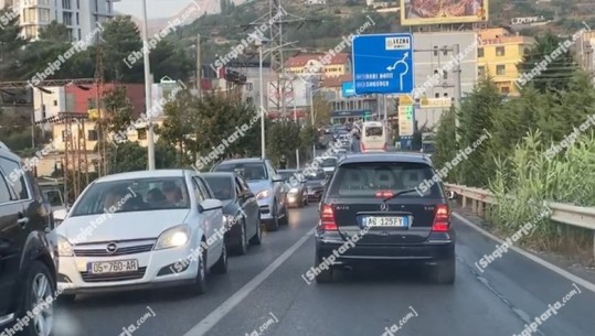 E diela e fundit e gushtit ‘kaos’ trafiku në Lezhë! Pushuesit e plazheve të Tales dhe Shëngjinit ‘paralizojnë’ qarkullimin rrugor