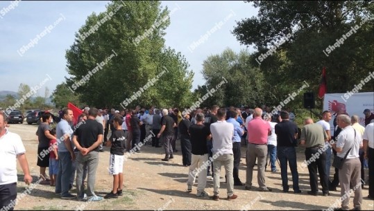 Dibër, disa banorë protestë kundër HEC-it të Skavicës: Do përmbyten 32 fshatra