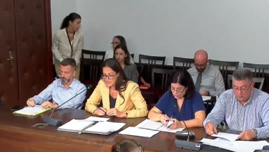 Çmimet në ‘stratosferë’, qeveria rishikon buxhetin 2022! Paketa e dytë për familjet e pensionistët ende pa datë! Braçe: Jeni vonë, kostot të papërballueshme! (VIDEO)