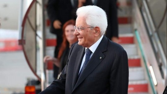 Presidenti italian Sergio Mattarella mbërrin në Tiranë, pritet në Rinas nga Ministrja e Arsimit