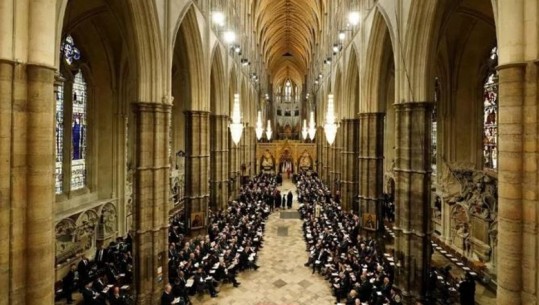 Funerali i Mbretëreshës Elizabeth II, Londra 'e blinduar'! Westminster Abbey i mbushur me njerëz dy orë para nisjes së ceremonisë