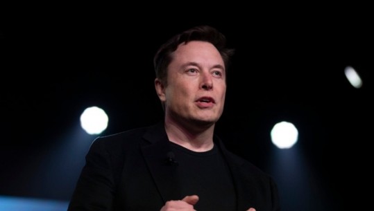 Elon Musk humbet 'fronin', nuk është më njeriu më i pasur në botë