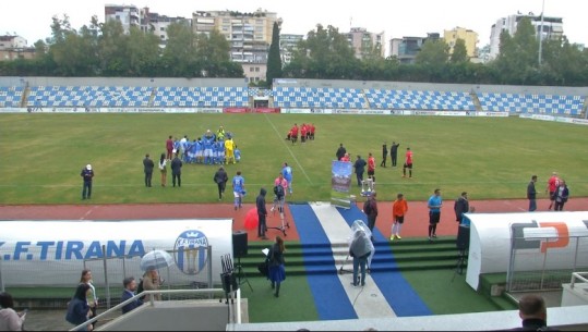 Futboll për bamirësi! Gazetarë, aktorë dhe piktor bëhen bashkë nga ambasada italiane në 'Selman Stërmasi' 