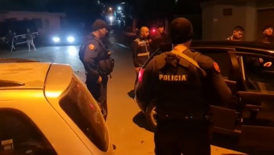 Operacion kundër lojërave të fatit në lokalet e Devollit! Policia shoqëron disa persona