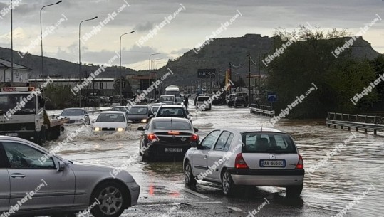 Prezencë uji te Harku i Bërdicës, përmbytet sërish Xhamia e Plumbit në Shkodër